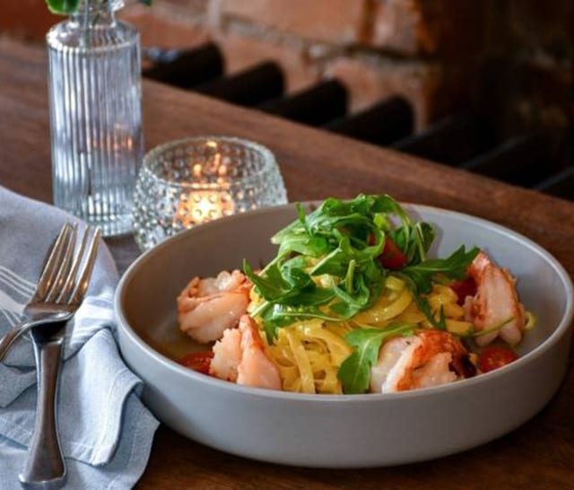 Tagliatelle Con Gamberi (Tagliatelle with Shrimp).