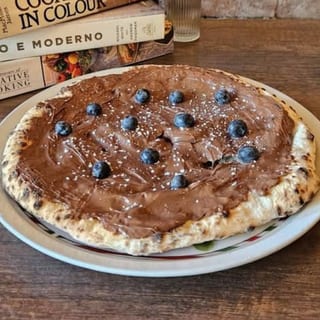 Pizza Nutella (Nutella Pizza)