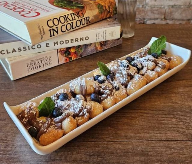 Angelotti (Fried Pizza Dough).